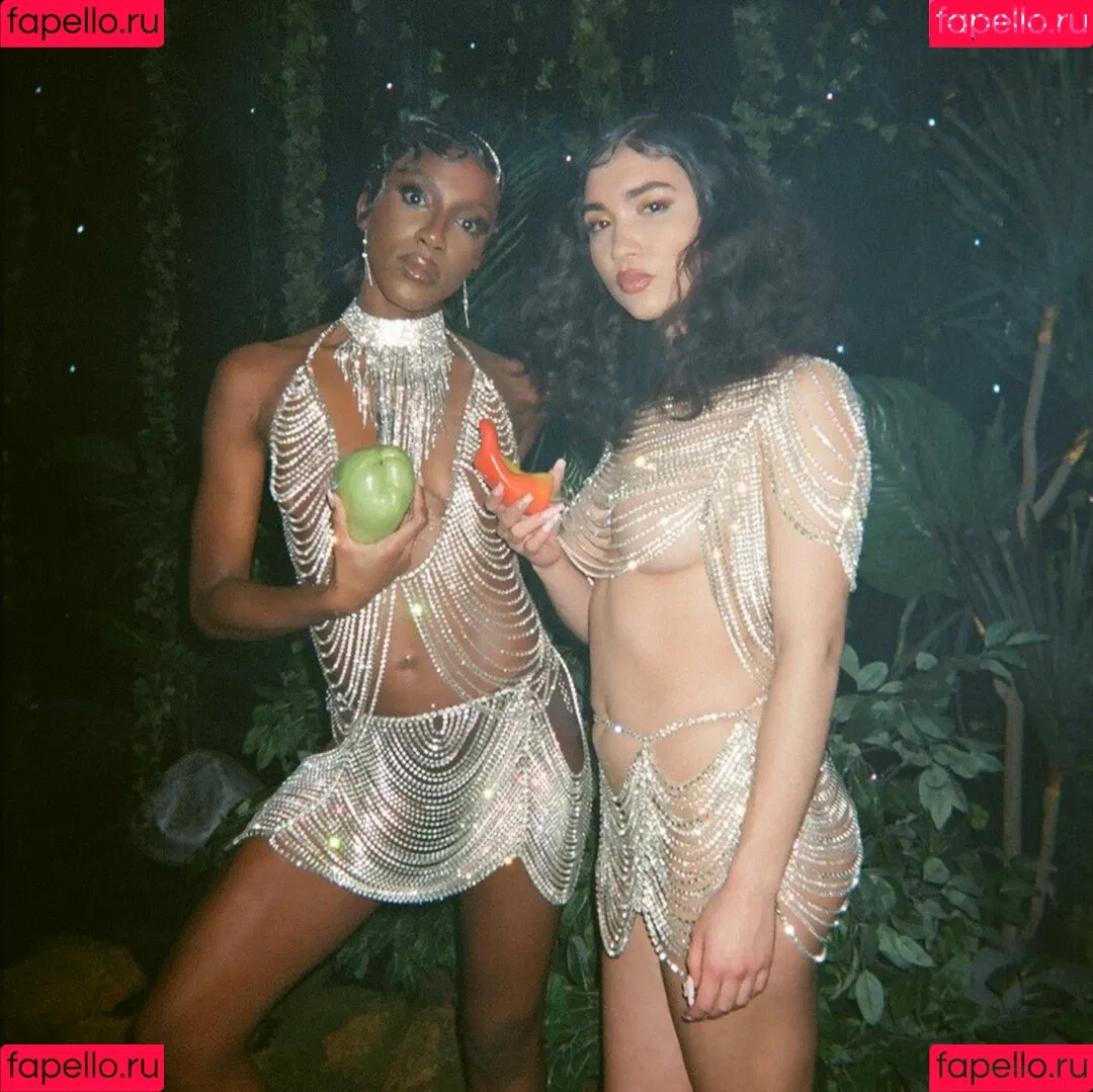 Rowan Blanchard / Simp Chat / rowanblanchard Onlyfans Photo Gallery 