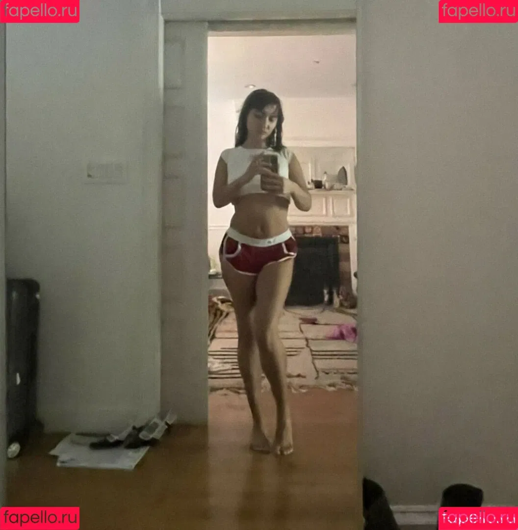Rowan Blanchard / Simp Chat / rowanblanchard Onlyfans Photo Gallery 
