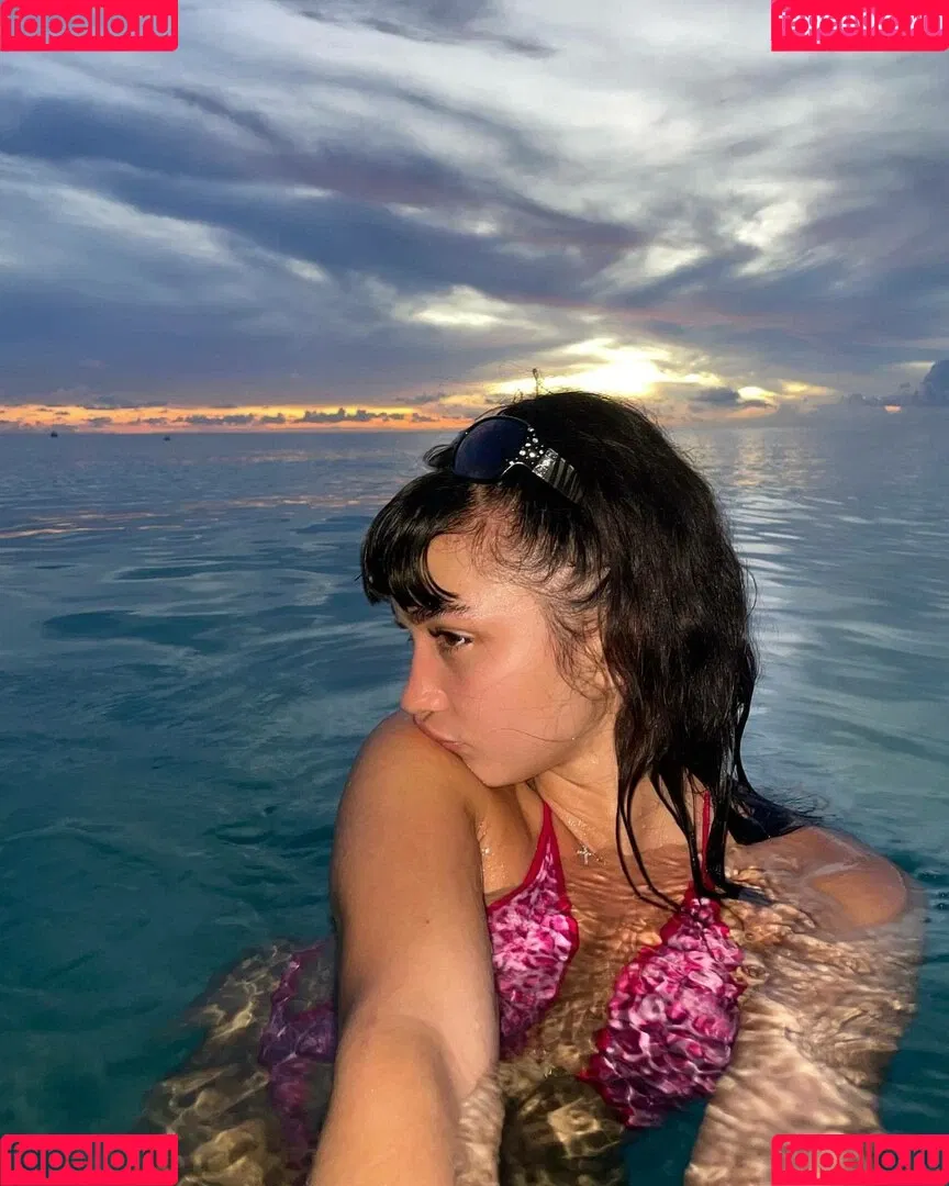 Rowan Blanchard / Simp Chat / rowanblanchard Onlyfans Photo Gallery 