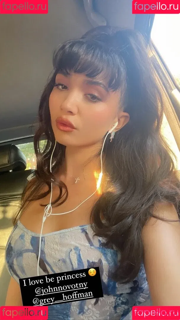Rowan Blanchard / Simp Chat / rowanblanchard Onlyfans Photo Gallery 