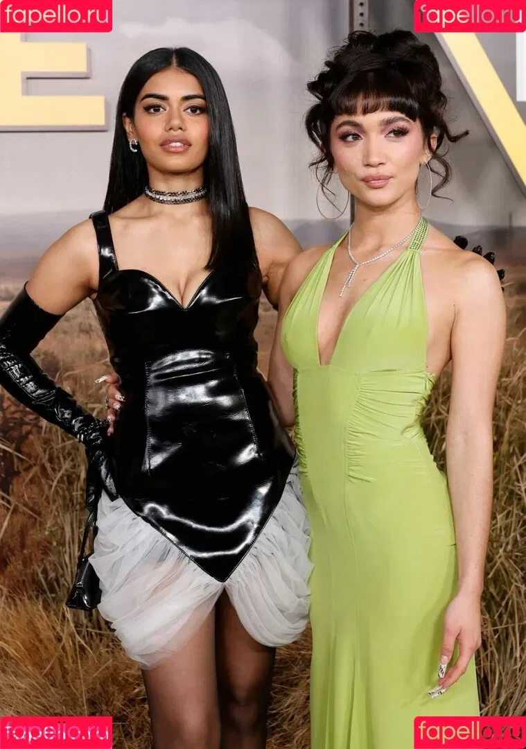 Rowan Blanchard / Simp Chat / rowanblanchard Onlyfans Photo Gallery 