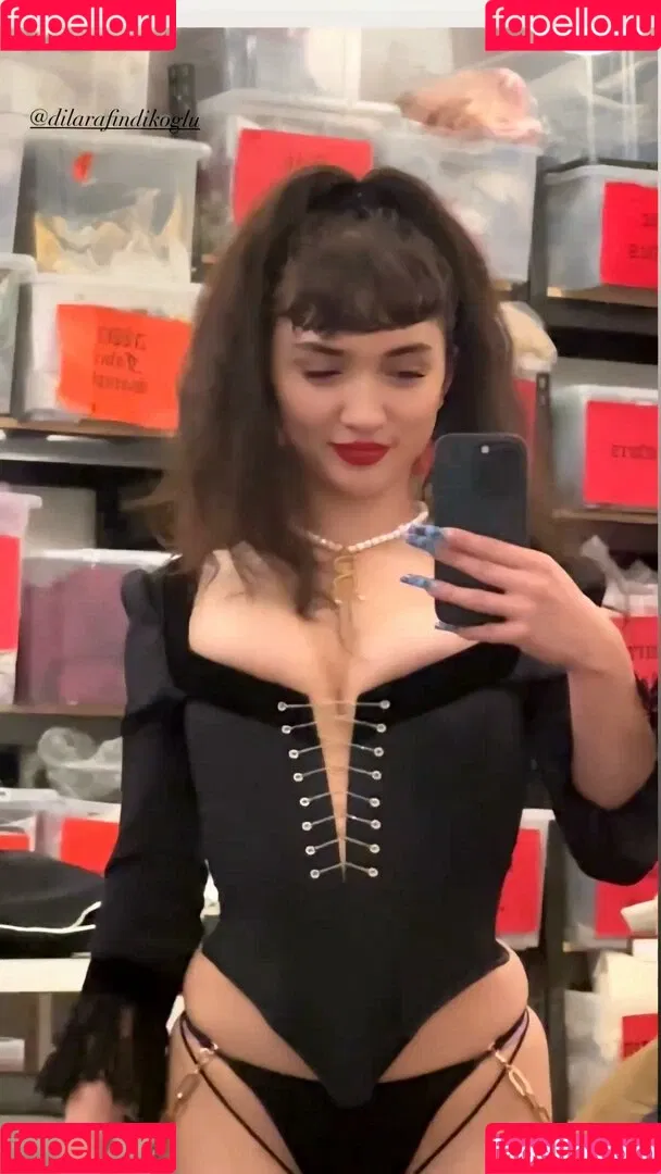 Rowan Blanchard / Simp Chat / rowanblanchard Onlyfans Photo Gallery 