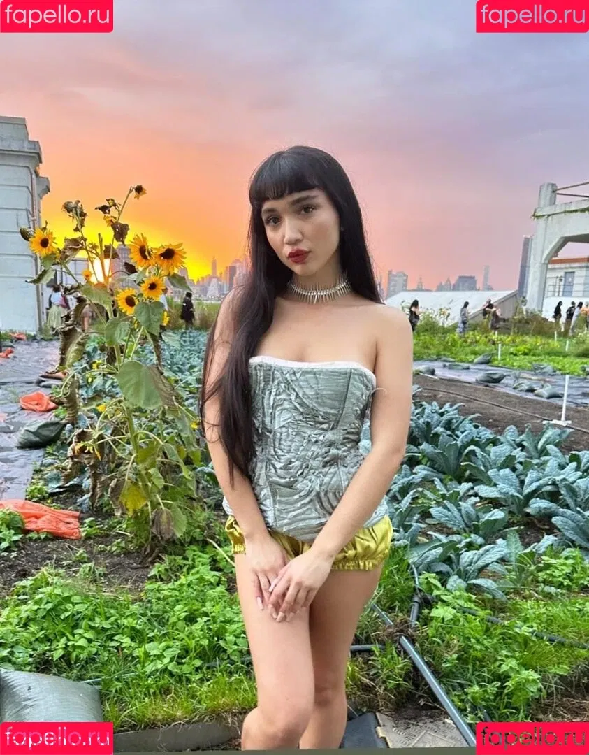 Rowan Blanchard / Simp Chat / rowanblanchard Onlyfans Photo Gallery 