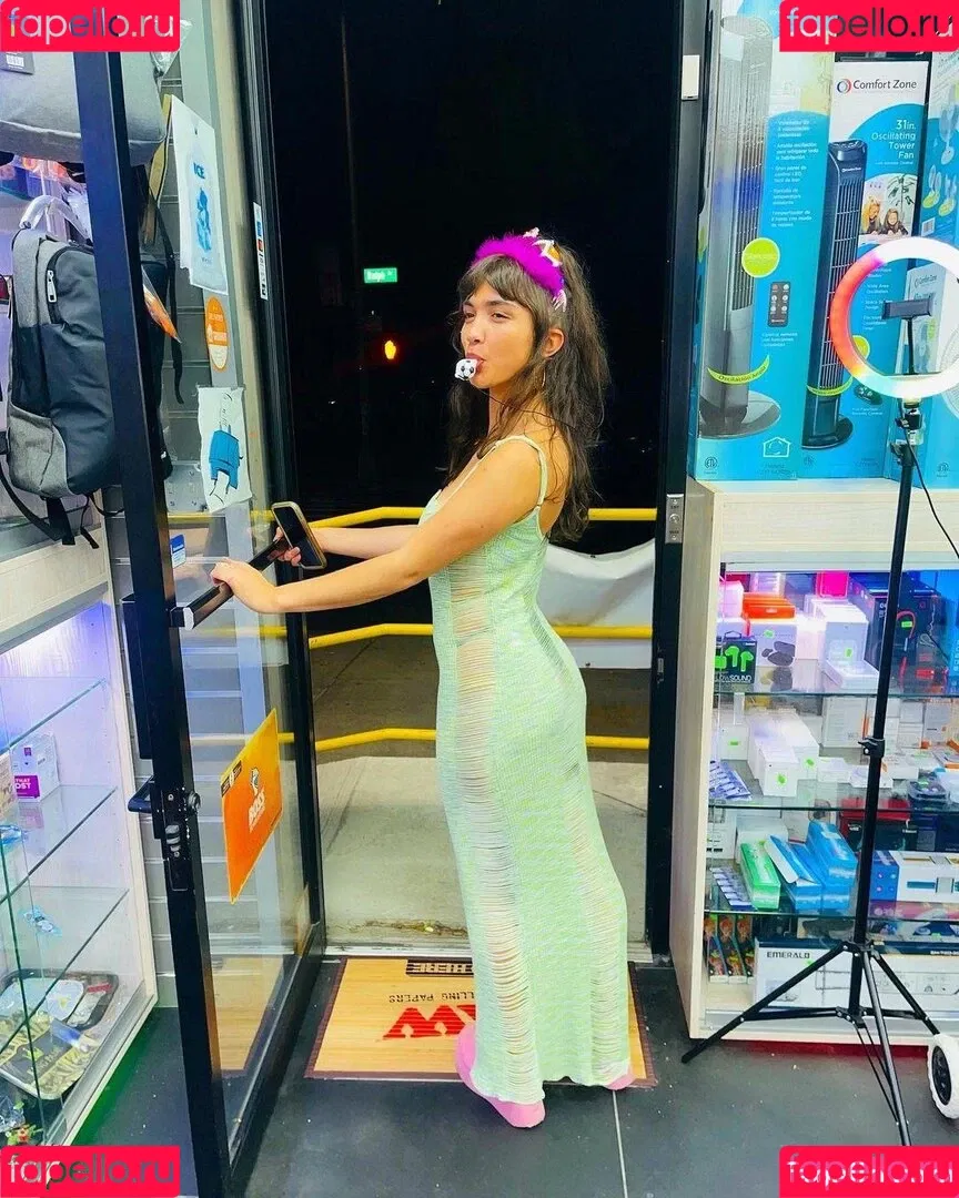 Rowan Blanchard / Simp Chat / rowanblanchard Onlyfans Photo Gallery 