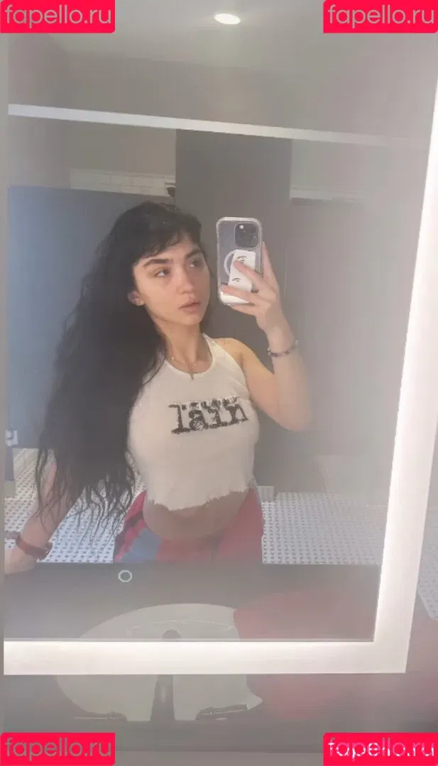 Rowan Blanchard / Simp Chat / rowanblanchard Onlyfans Photo Gallery 