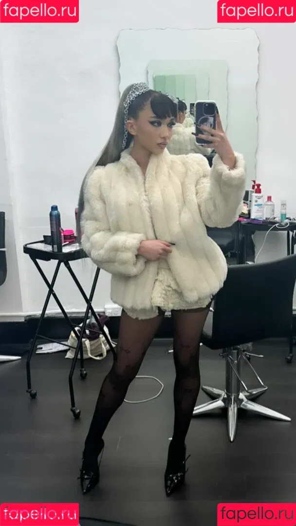 Rowan Blanchard / Simp Chat / rowanblanchard Onlyfans Photo Gallery 