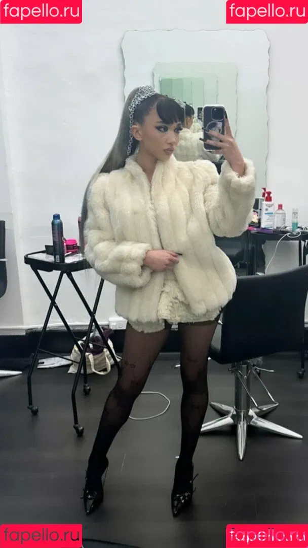 Rowan Blanchard / Simp Chat / rowanblanchard Onlyfans Photo Gallery 