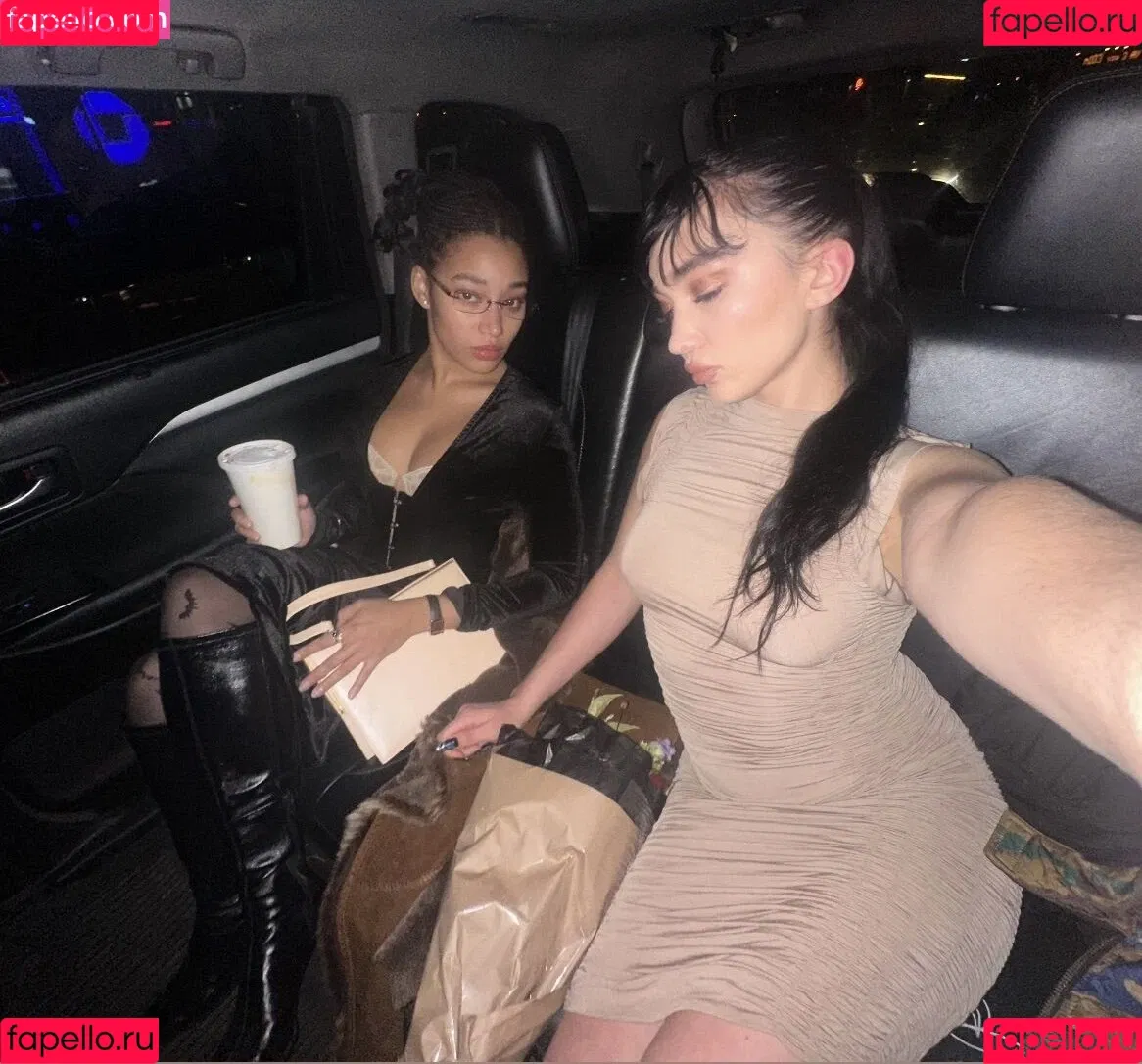 Rowan Blanchard / Simp Chat / rowanblanchard Onlyfans Photo Gallery 