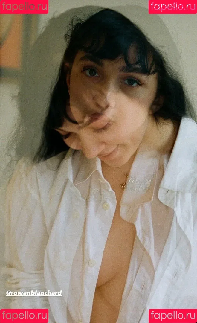 Rowan Blanchard / Simp Chat / rowanblanchard Onlyfans Photo Gallery 