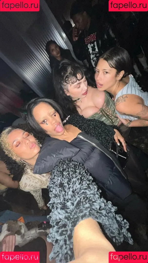 Rowan Blanchard / Simp Chat / rowanblanchard Onlyfans Photo Gallery 