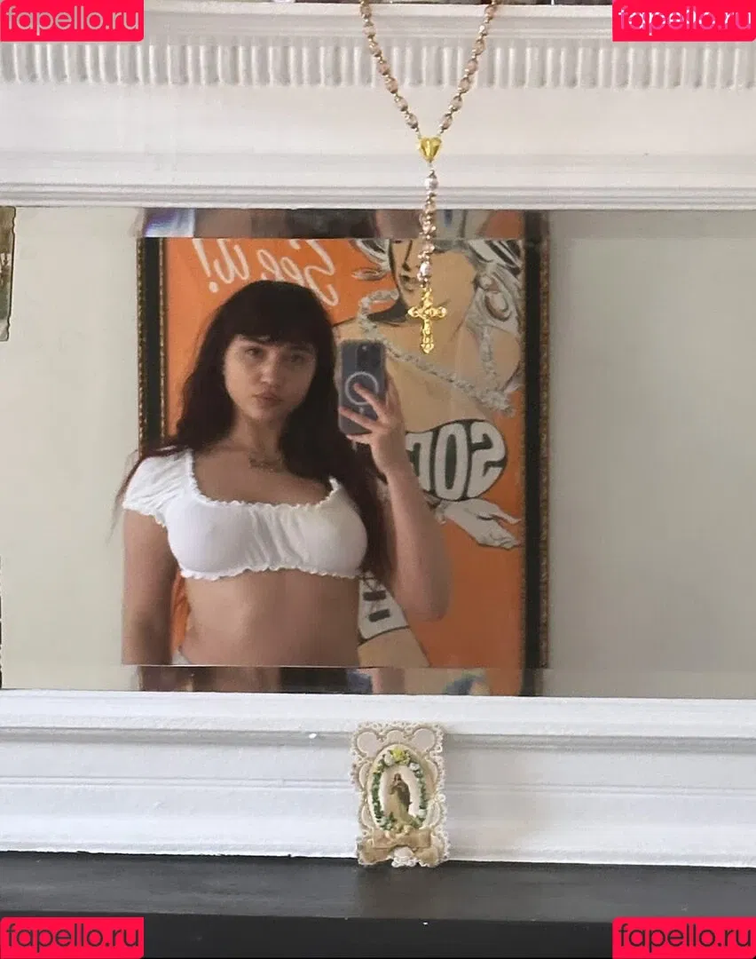 Rowan Blanchard / Simp Chat / rowanblanchard Onlyfans Photo Gallery 