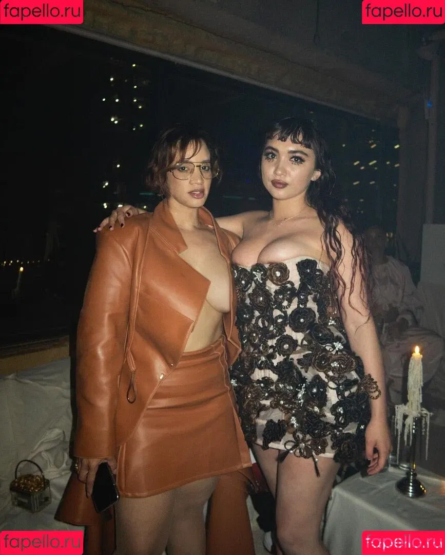 Rowan Blanchard / Simp Chat / rowanblanchard Onlyfans Photo Gallery 