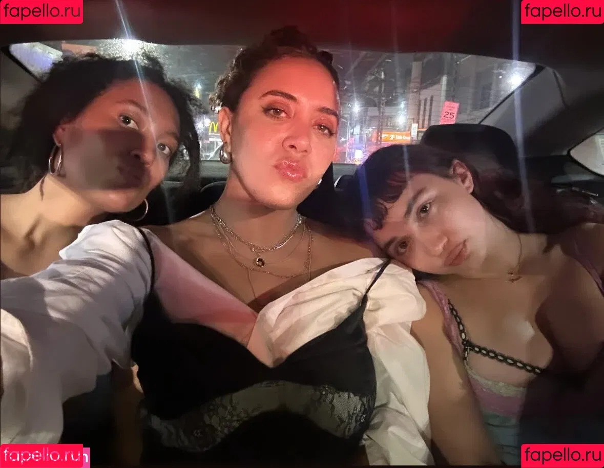 Rowan Blanchard / Simp Chat / rowanblanchard Onlyfans Photo Gallery 