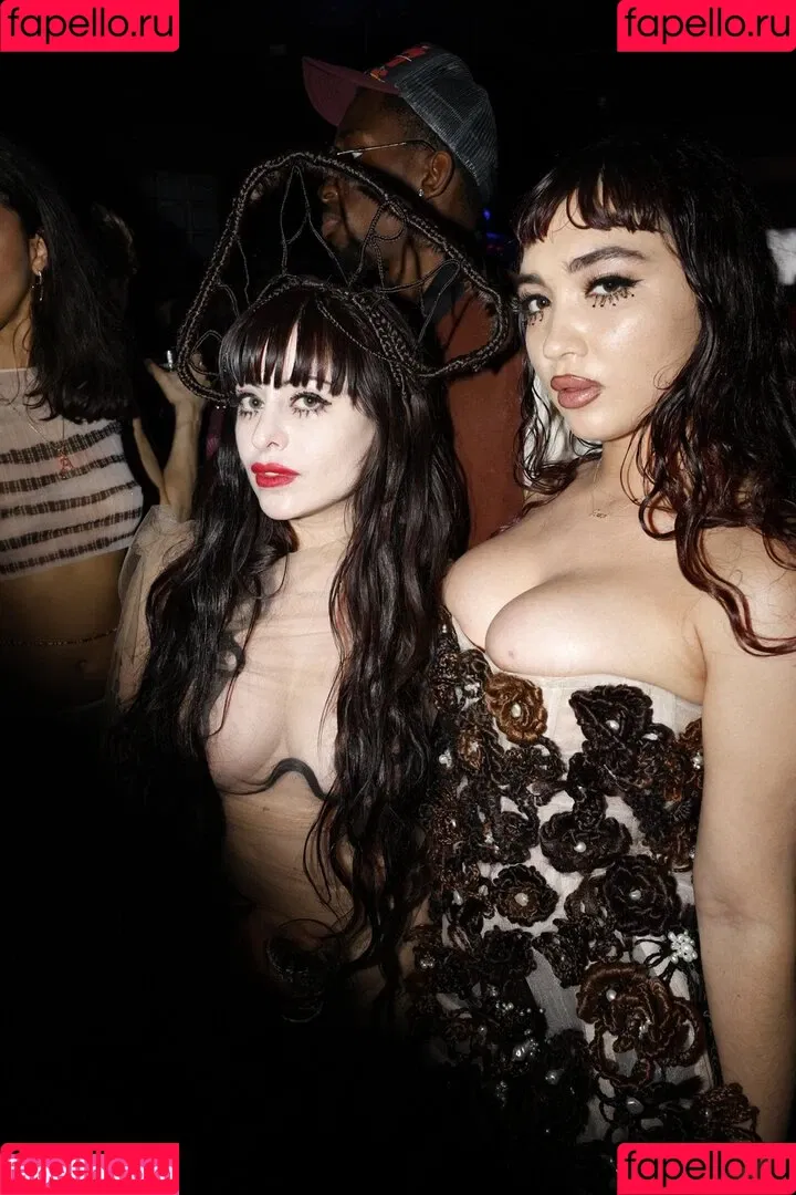 Rowan Blanchard / Simp Chat / rowanblanchard Onlyfans Photo Gallery 