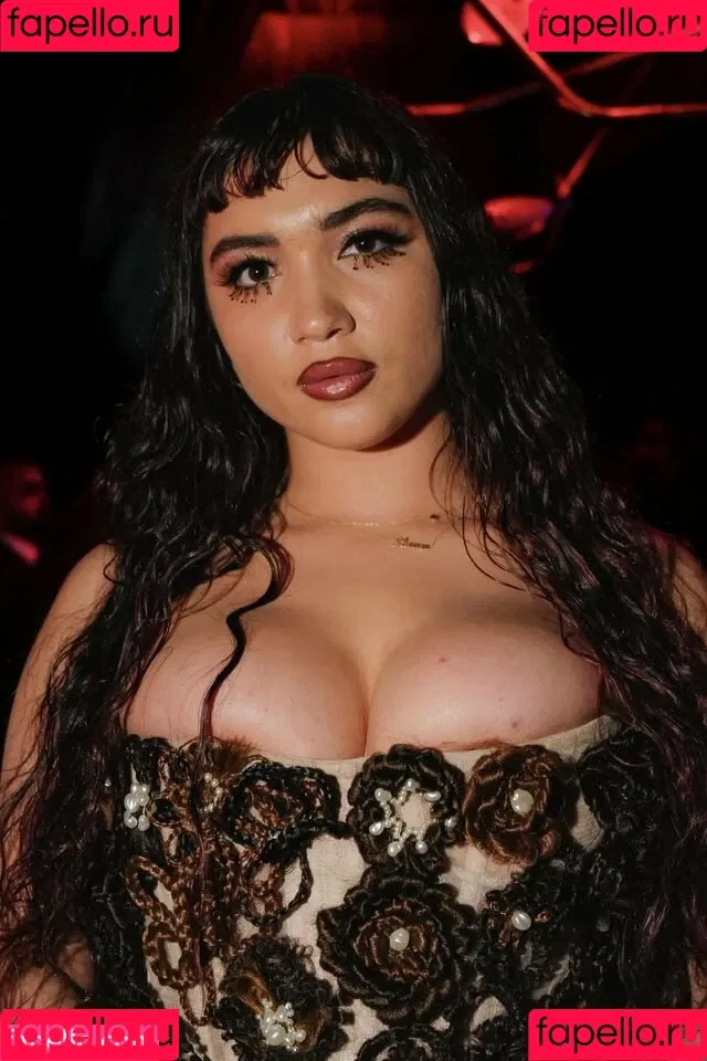 Rowan Blanchard / Simp Chat / rowanblanchard Onlyfans Photo Gallery 