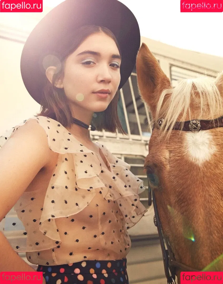 Rowan Blanchard / Simp Chat / rowanblanchard Onlyfans Photo Gallery 