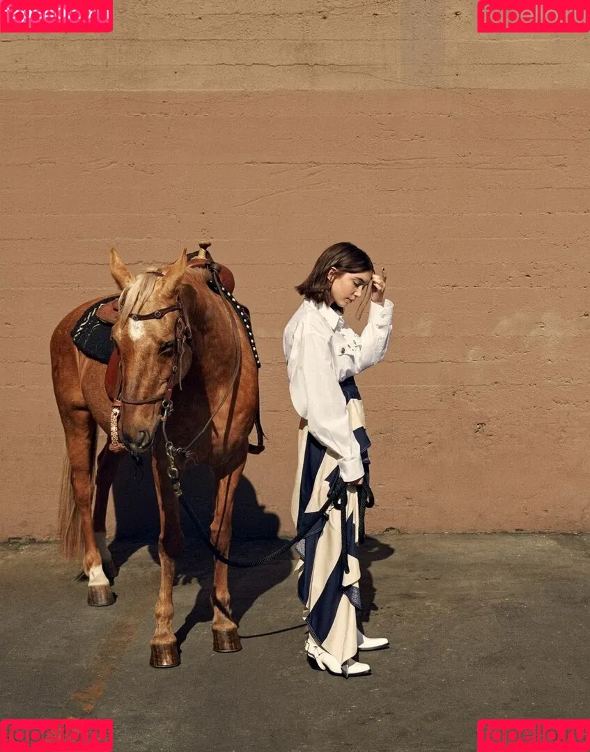 Rowan Blanchard / Simp Chat / rowanblanchard Onlyfans Photo Gallery 