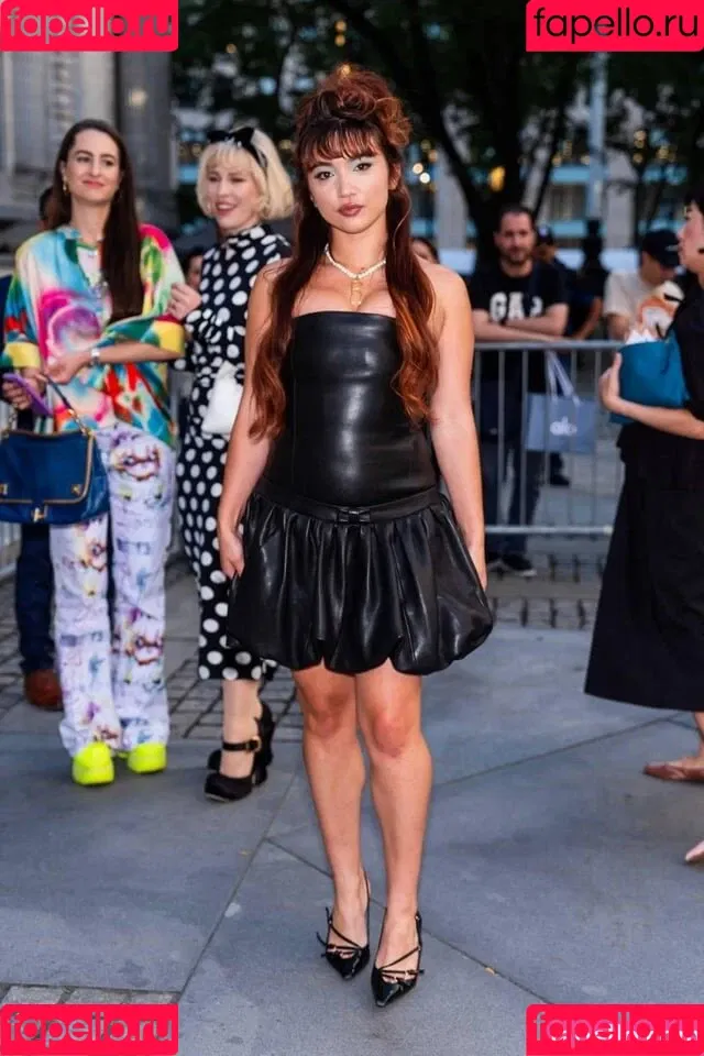 Rowan Blanchard / Simp Chat / rowanblanchard Onlyfans Photo Gallery 