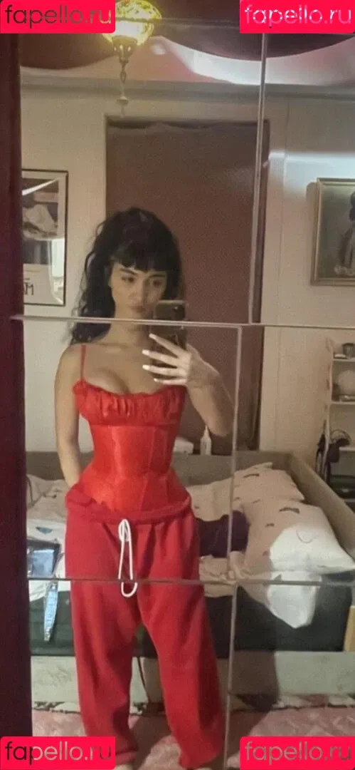 Rowan Blanchard / Simp Chat / rowanblanchard Onlyfans Photo Gallery 
