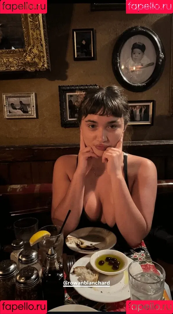 Rowan Blanchard / Simp Chat / rowanblanchard Onlyfans Photo Gallery 