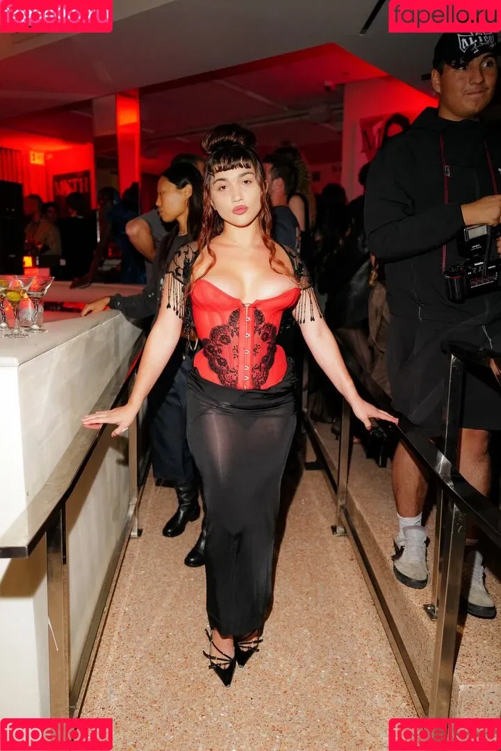 Rowan Blanchard / Simp Chat / rowanblanchard Onlyfans Photo Gallery 