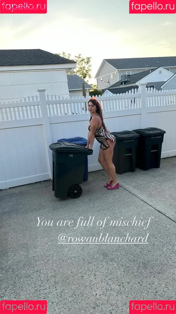 Rowan Blanchard / Simp Chat / rowanblanchard Onlyfans Photo Gallery 