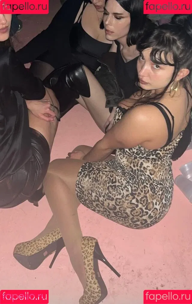 Rowan Blanchard / Simp Chat / rowanblanchard Onlyfans Photo Gallery 