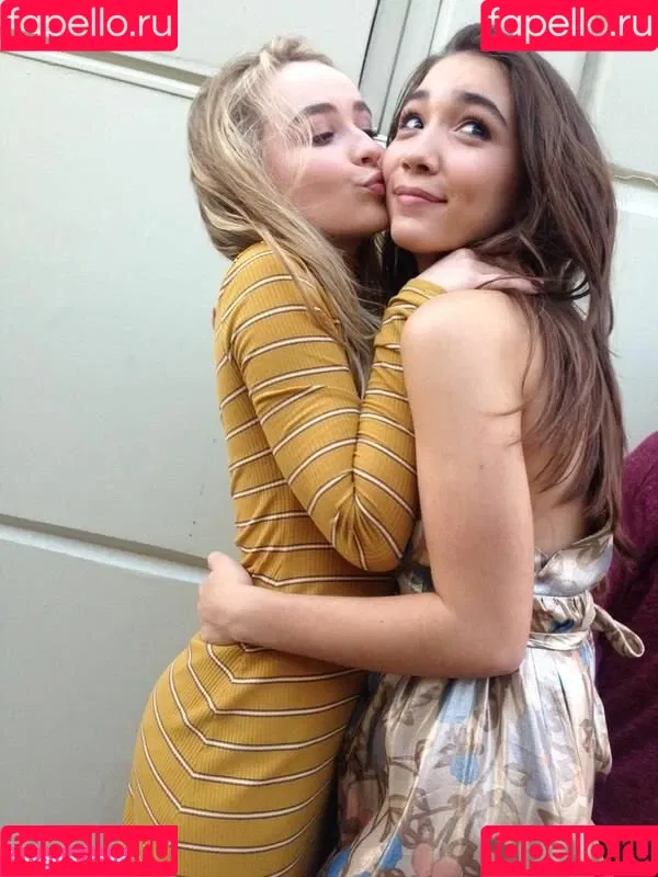 Rowan Blanchard / Simp Chat / rowanblanchard Onlyfans Photo Gallery 