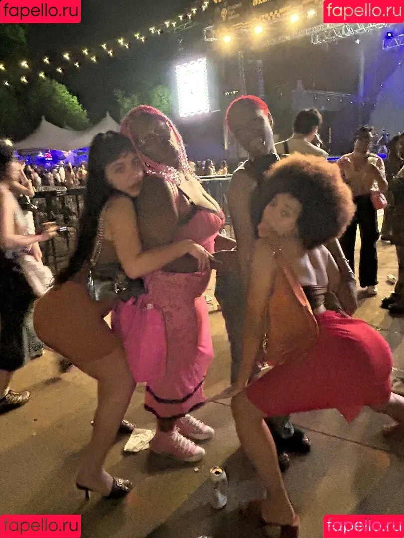 Rowan Blanchard / Simp Chat / rowanblanchard Onlyfans Photo Gallery 