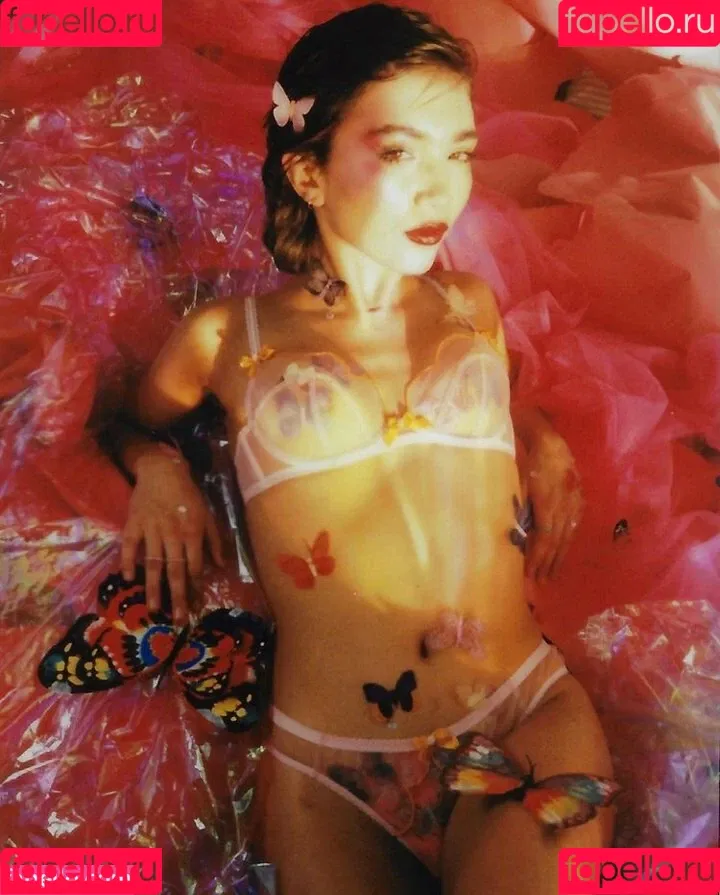 Rowan Blanchard / Simp Chat / rowanblanchard Onlyfans Photo Gallery 