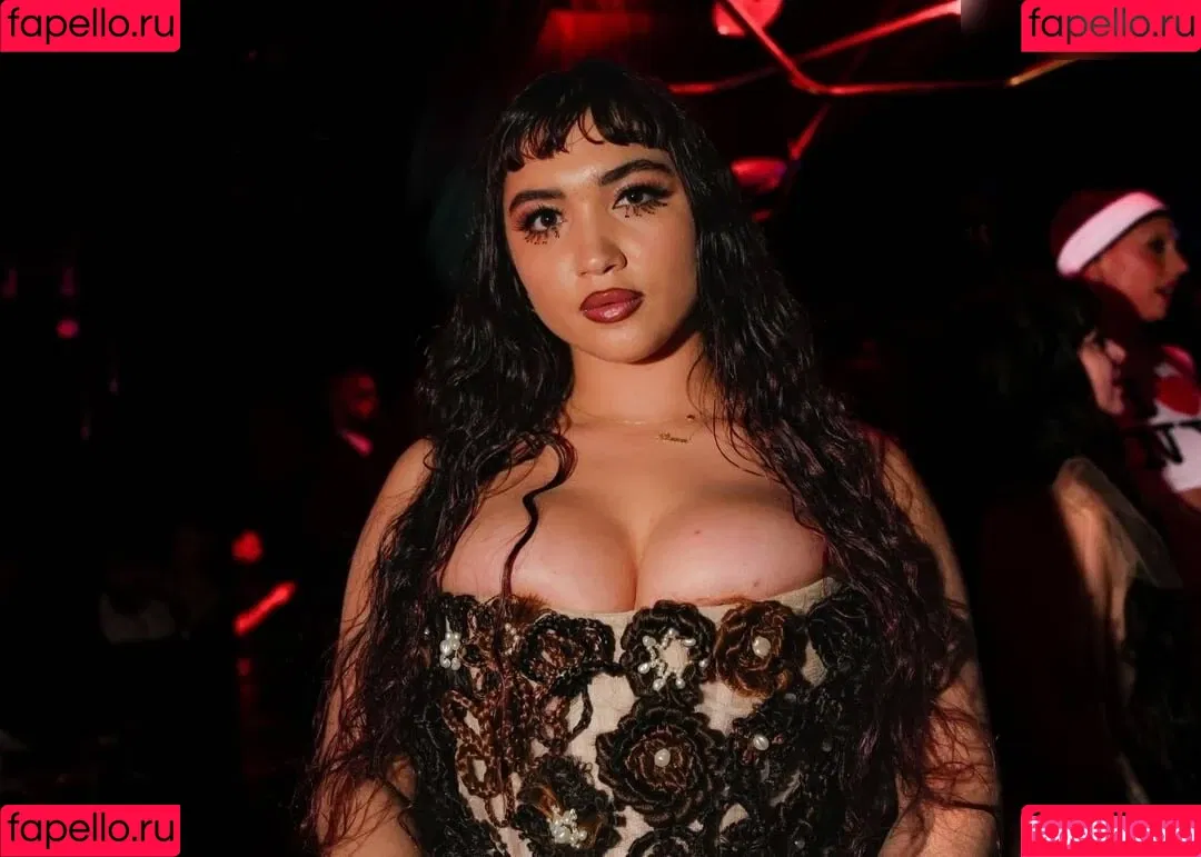 Rowan Blanchard / Simp Chat / rowanblanchard Onlyfans Photo Gallery 