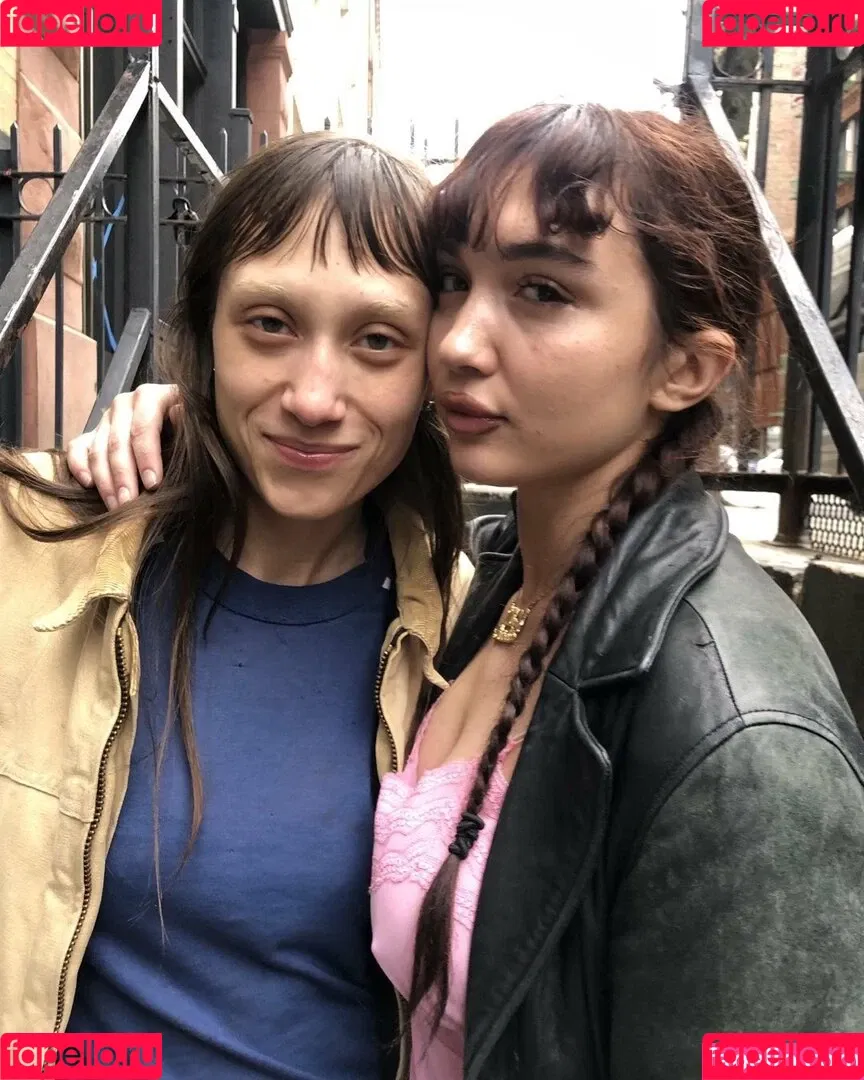 Rowan Blanchard / Simp Chat / rowanblanchard Onlyfans Photo Gallery 