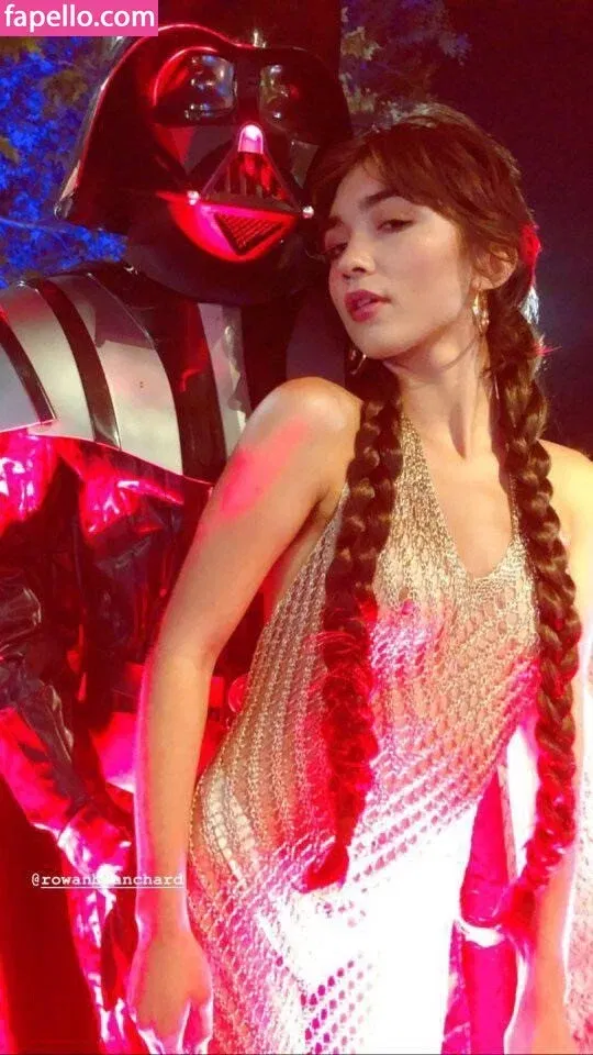 Rowan Blanchard / Simp Chat / rowanblanchard Onlyfans Photo Gallery 