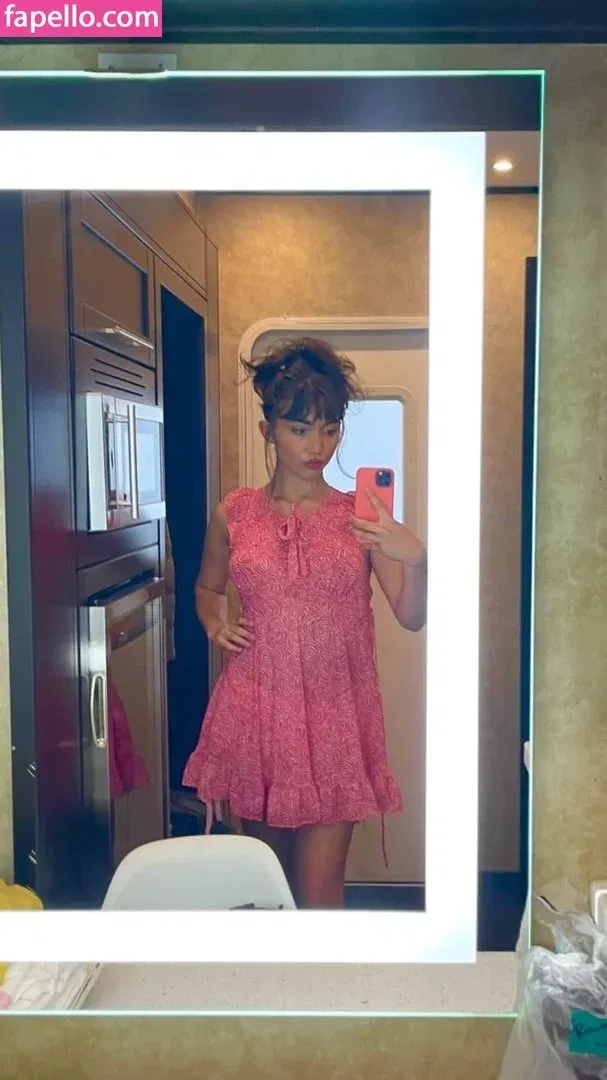 Rowan Blanchard / Simp Chat / rowanblanchard Onlyfans Photo Gallery 