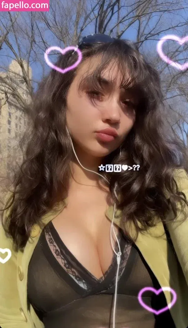 Rowan Blanchard / Simp Chat / rowanblanchard Onlyfans Photo Gallery 