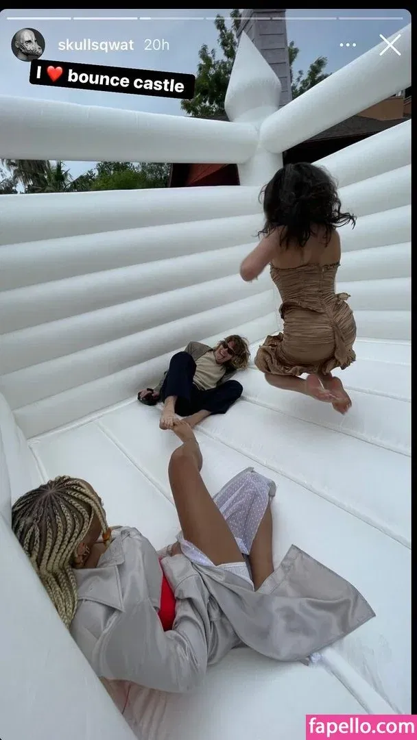 Rowan Blanchard / Simp Chat / rowanblanchard Onlyfans Photo Gallery 