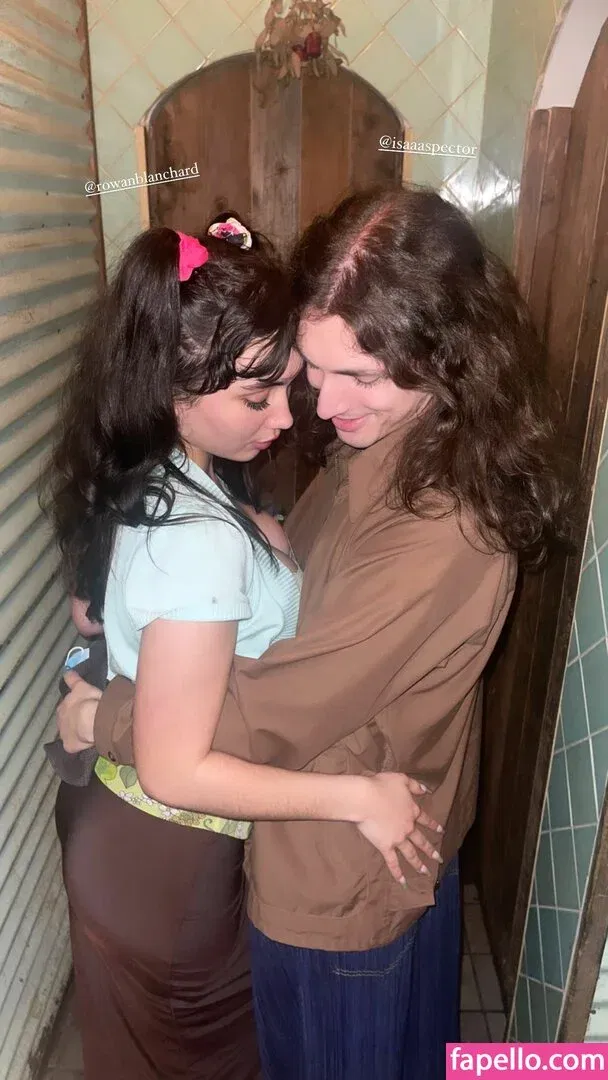 Rowan Blanchard / Simp Chat / rowanblanchard Onlyfans Photo Gallery 