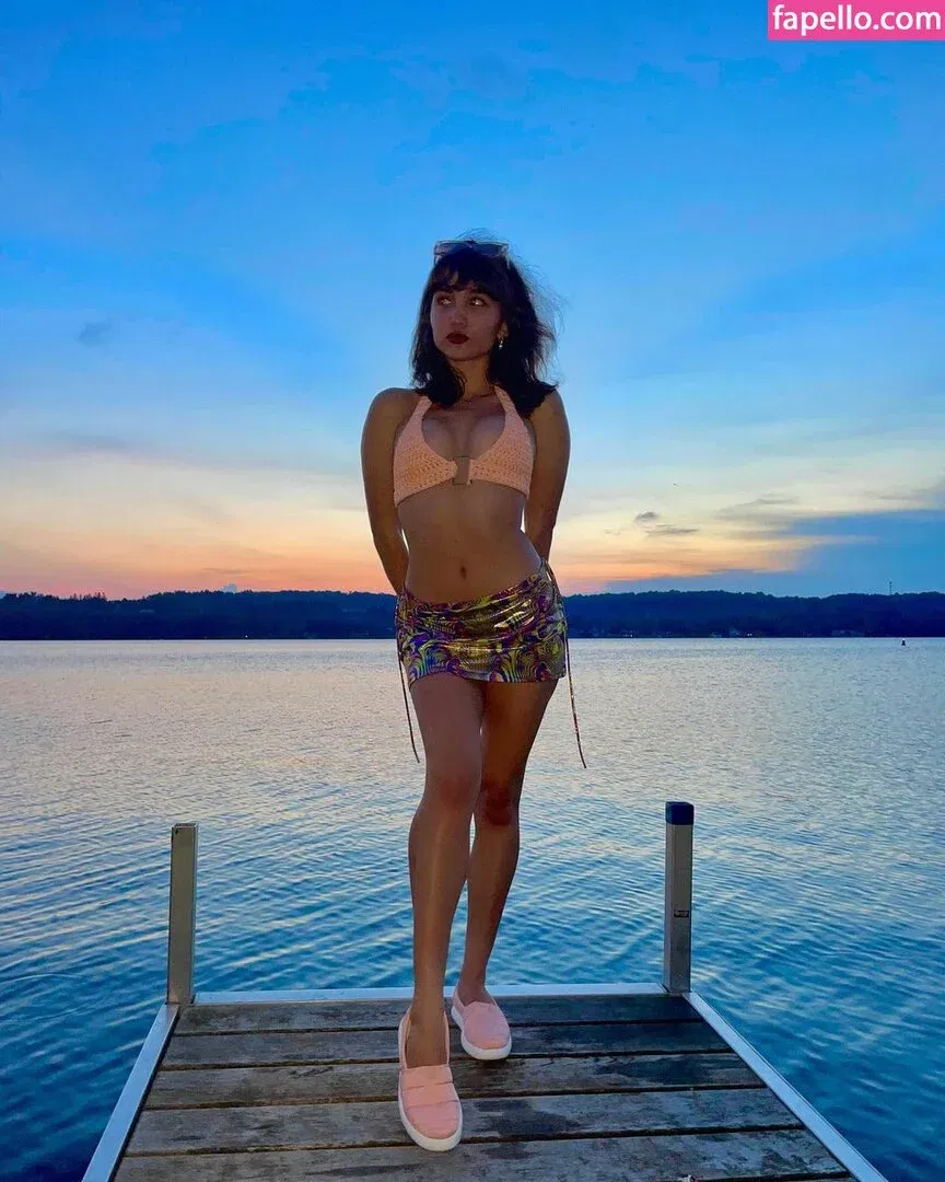 Rowan Blanchard / Simp Chat / rowanblanchard Onlyfans Photo Gallery 