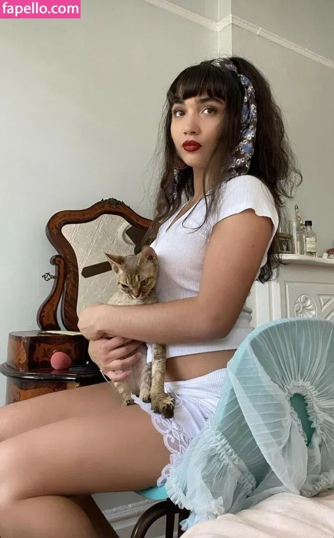 Rowan Blanchard / Simp Chat / rowanblanchard Onlyfans Photo Gallery 