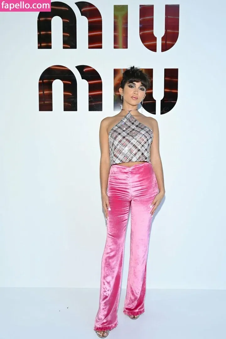 Rowan Blanchard / Simp Chat / rowanblanchard Onlyfans Photo Gallery 