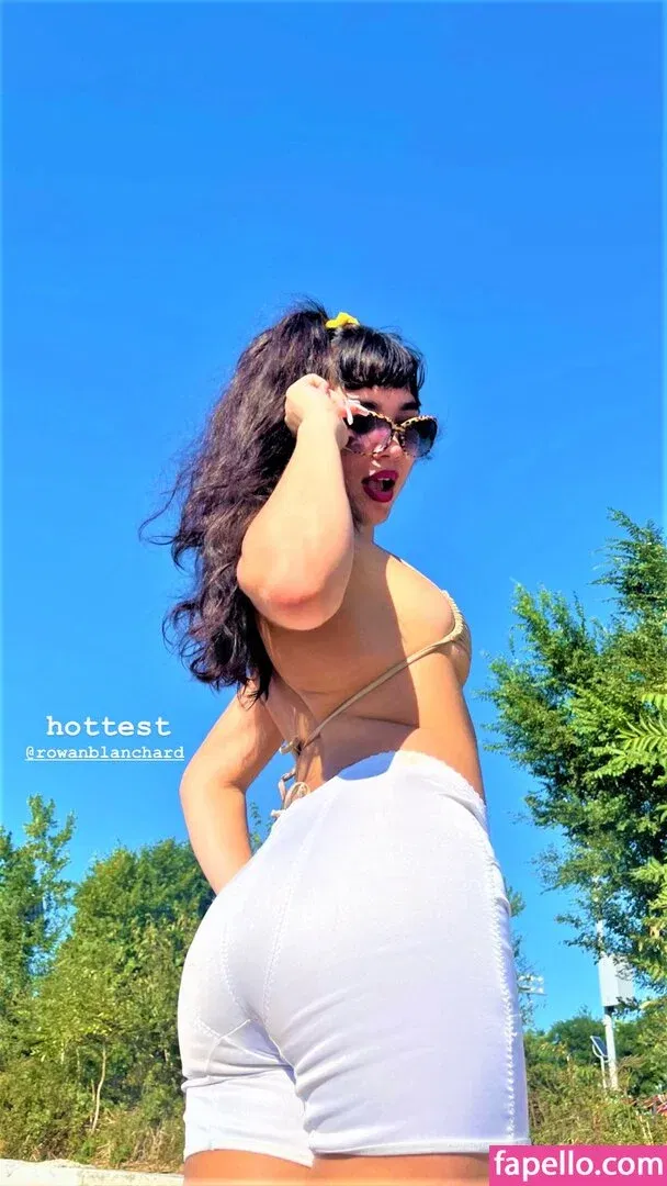 Rowan Blanchard / Simp Chat / rowanblanchard Onlyfans Photo Gallery 