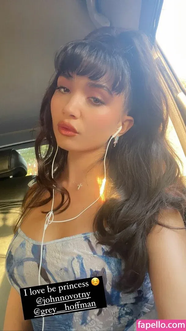 Rowan Blanchard / Simp Chat / rowanblanchard Onlyfans Photo Gallery 