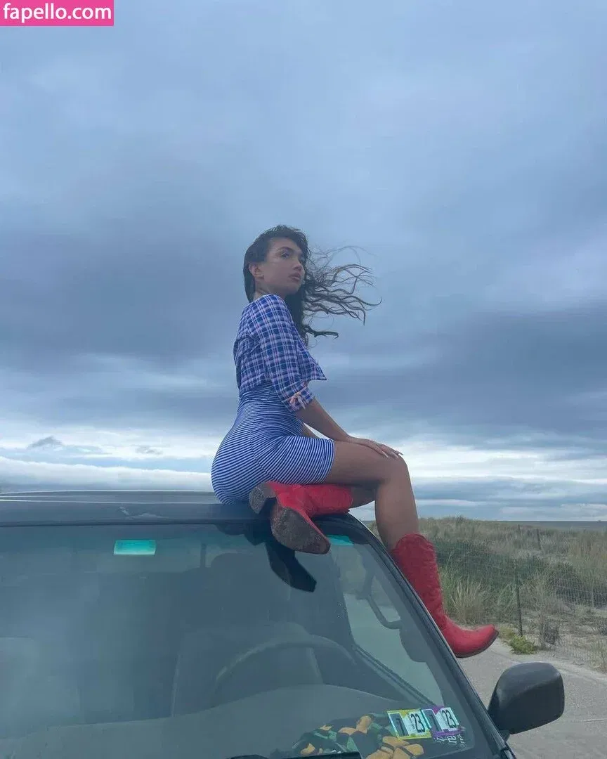 Rowan Blanchard / Simp Chat / rowanblanchard Onlyfans Photo Gallery 