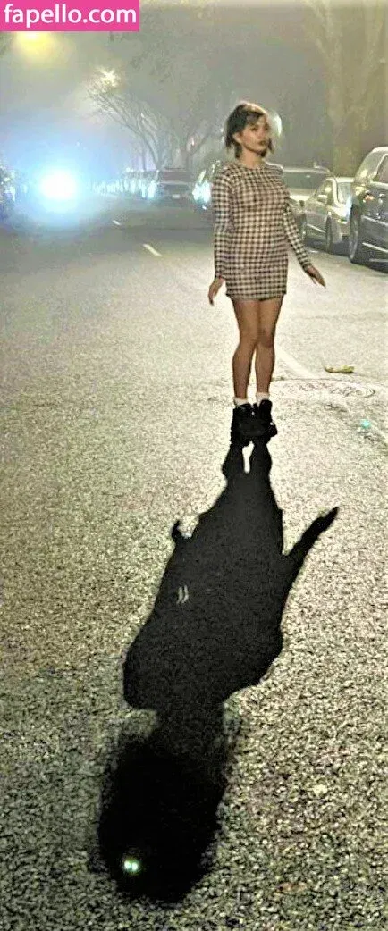 Rowan Blanchard / Simp Chat / rowanblanchard Onlyfans Photo Gallery 