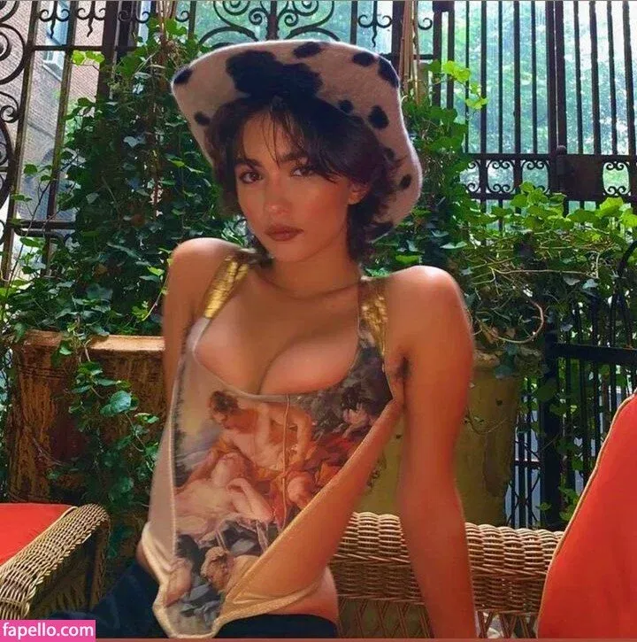 Rowan Blanchard / Simp Chat / rowanblanchard Onlyfans Photo Gallery 