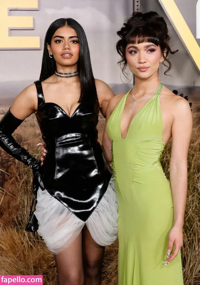 Rowan Blanchard / Simp Chat / rowanblanchard Onlyfans Photo Gallery 