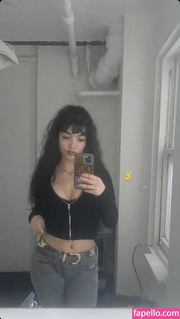 Rowan Blanchard / Simp Chat / rowanblanchard Onlyfans Photo Gallery 