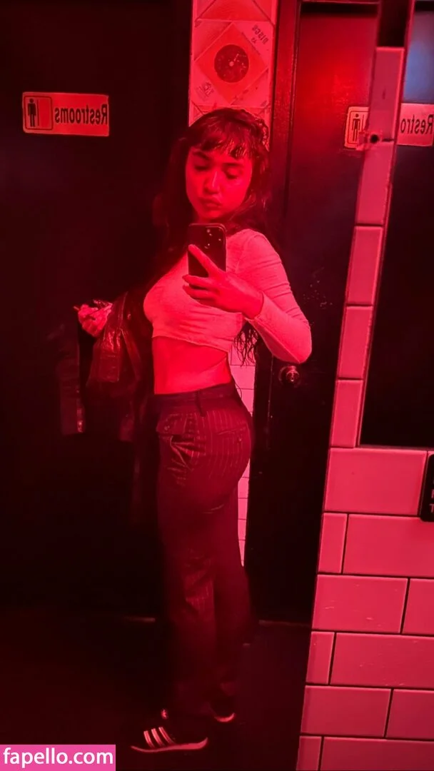 Rowan Blanchard / Simp Chat / rowanblanchard Onlyfans Photo Gallery 