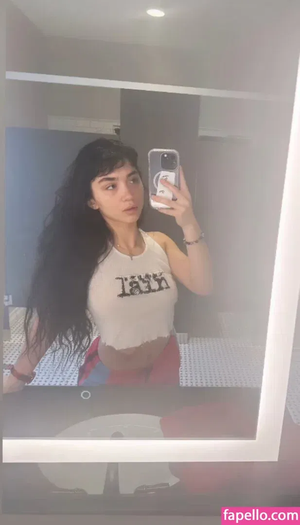 Rowan Blanchard / Simp Chat / rowanblanchard Onlyfans Photo Gallery 