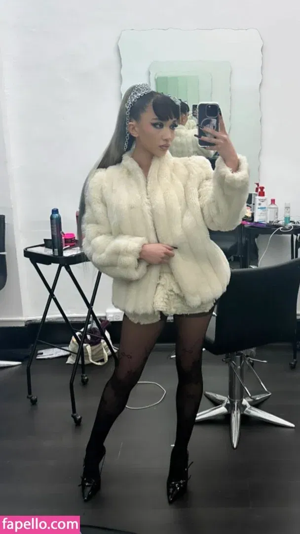 Rowan Blanchard / Simp Chat / rowanblanchard Onlyfans Photo Gallery 